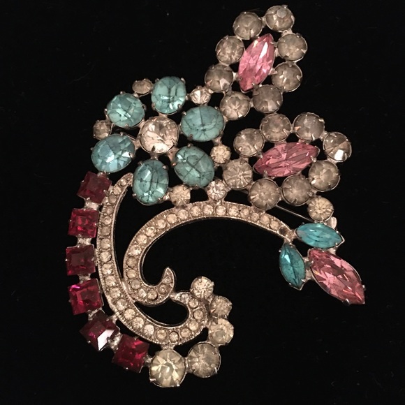 SOLD in trunk sale Vintage Weiss rhinestone pin - Picture 2 of 8